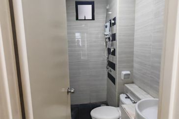 D'Summit Residences @ Kempas Utama