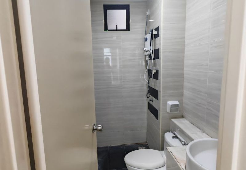 D'Summit Residences @ Kempas Utama