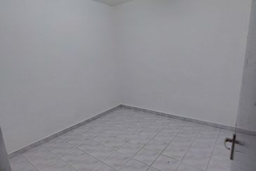 Flat Taman Ungku Tun Aminah