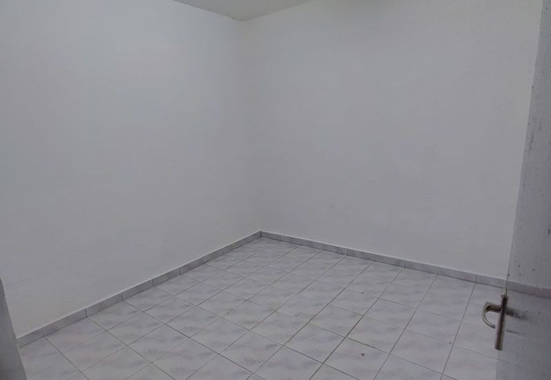 Flat Taman Ungku Tun Aminah