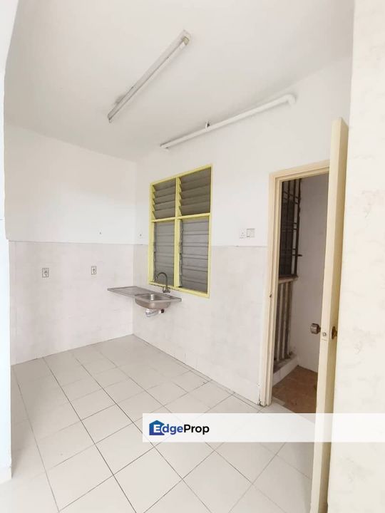 VILLA KRYSTAL APARTMENT @ BANDAR SELESA JAYA / SKUDAI, Johor, Skudai