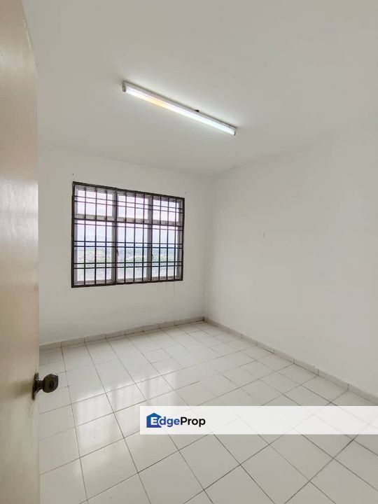 VILLA KRYSTAL APARTMENT @ BANDAR SELESA JAYA / SKUDAI, Johor, Skudai