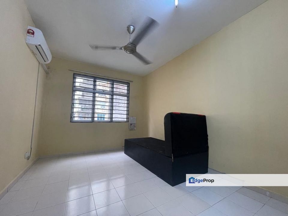 VILLA KRYSTAL APARTMENT @ BANDAR SELESA JAYA.  SKUDAI, Johor, Skudai