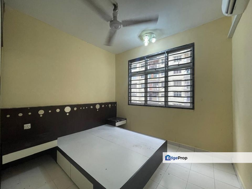 VILLA KRYSTAL APARTMENT @ BANDAR SELESA JAYA.  SKUDAI, Johor, Skudai