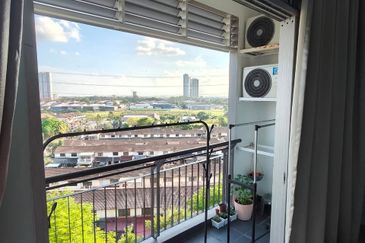 Eastbay Luxury Apartment