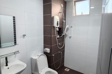 Eastbay Luxury Apartment