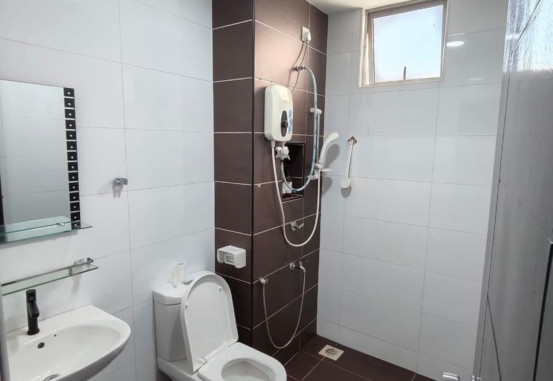 Eastbay Luxury Apartment