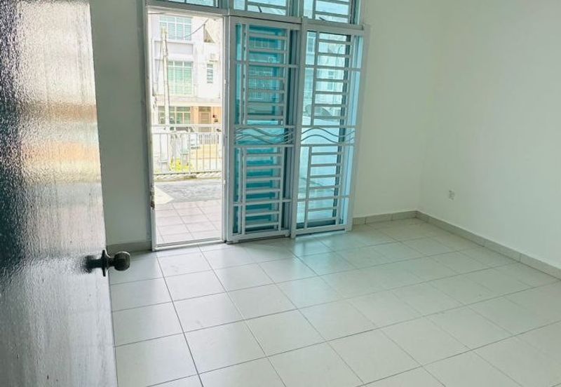 Clover @ Taman Pulai Mutiara 2