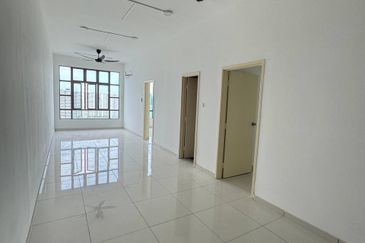 D'Summit Residences @ Kempas Utama