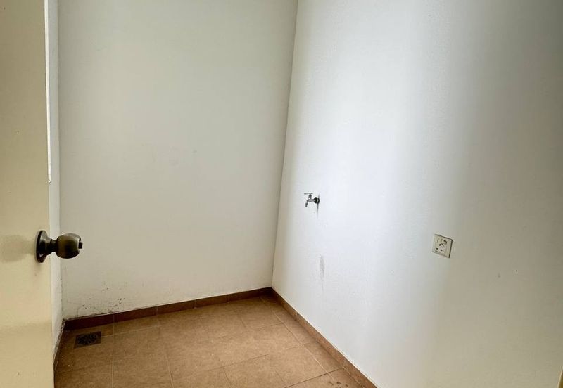 D'Summit Residences @ Kempas Utama