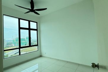 D'Summit Residences @ Kempas Utama