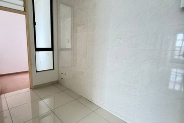 D'Summit Residences @ Kempas Utama