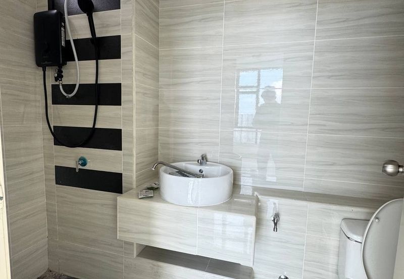 D'Summit Residences @ Kempas Utama