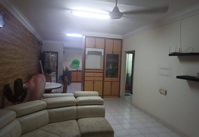 Bistari Impian Apartment @ Larkin