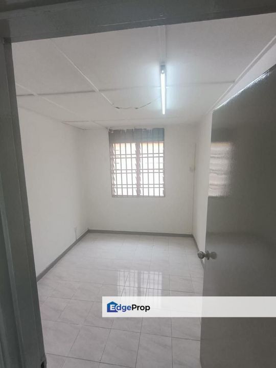 SRI AWANA TOWNHOUSE @ BANDAR SELESA JAYA, SKUDAI, Johor, Skudai