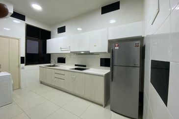 D'Summit Residences @ Kempas Utama