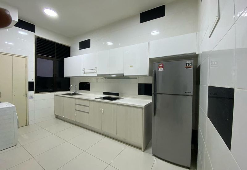 D'Summit Residences @ Kempas Utama