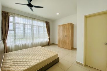 D'Summit Residences @ Kempas Utama