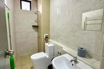 D'Summit Residences @ Kempas Utama