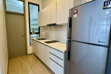 D'Summit Residences @ Kempas Utama