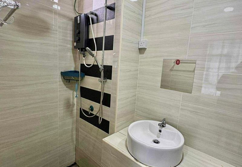 D'Summit Residences @ Kempas Utama