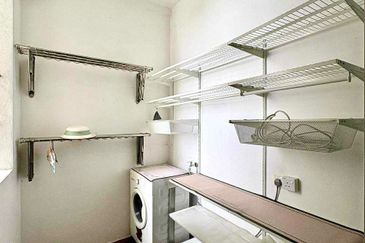 D'Summit Residences @ Kempas Utama