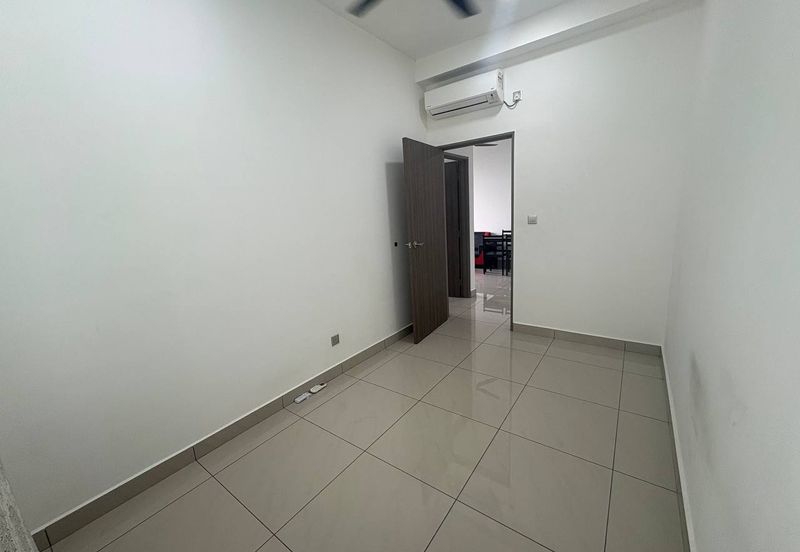 SKS Habitat Apartment, Larkin