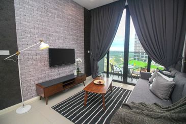 D'Pristine Medini
