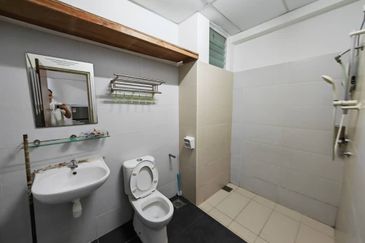 Akademik Suite @ Mount Austin