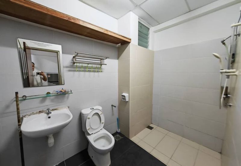 Akademik Suite @ Mount Austin