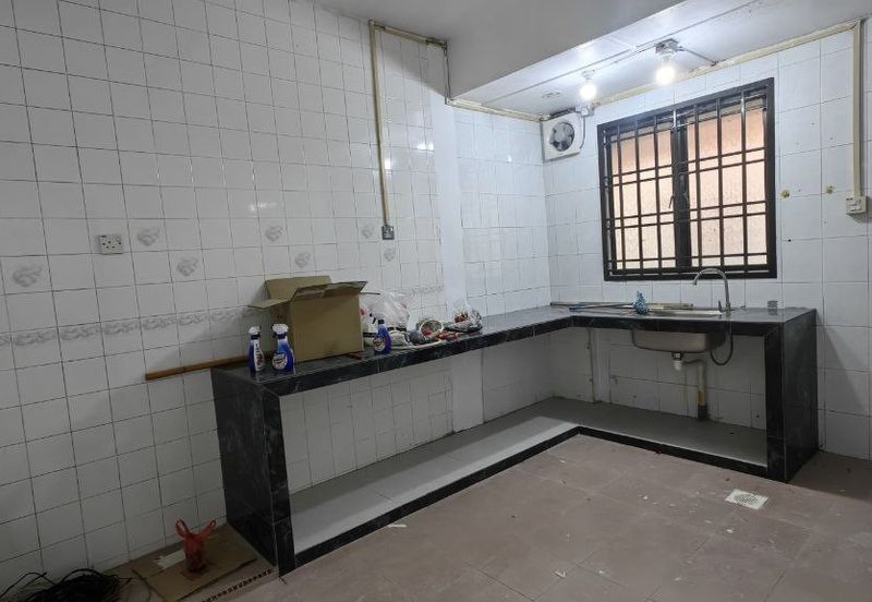 Jalan Putra 3, Taman Tan Sri Yaakob