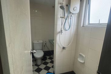 Bangunan Duta Impian (The Embassy Suites)