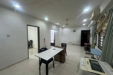 Bangunan Duta Impian (The Embassy Suites)