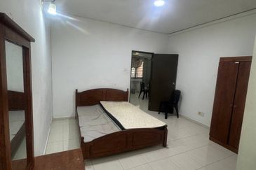 Bangunan Duta Impian (The Embassy Suites)