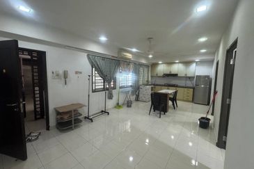 Bangunan Duta Impian (The Embassy Suites)