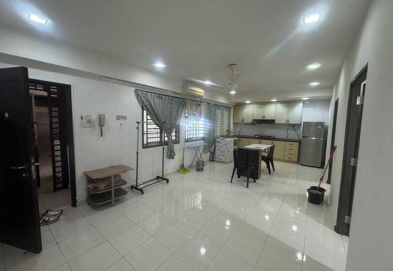 Bangunan Duta Impian (The Embassy Suites)