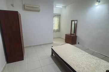 Bangunan Duta Impian (The Embassy Suites)