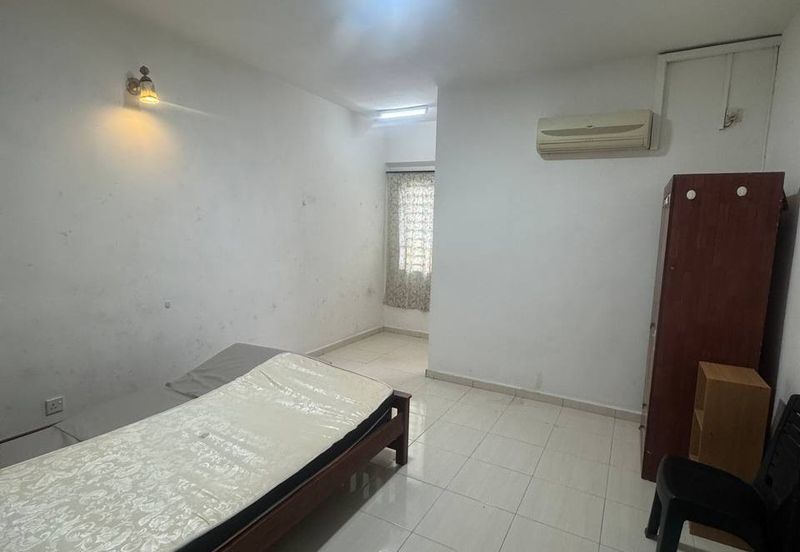 Bangunan Duta Impian (The Embassy Suites)