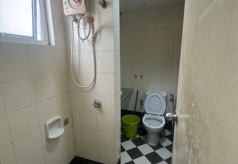 Bangunan Duta Impian (The Embassy Suites)