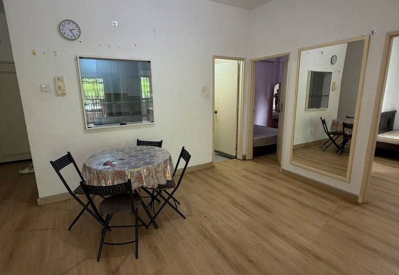 Prima Regency (Dorchester Court)