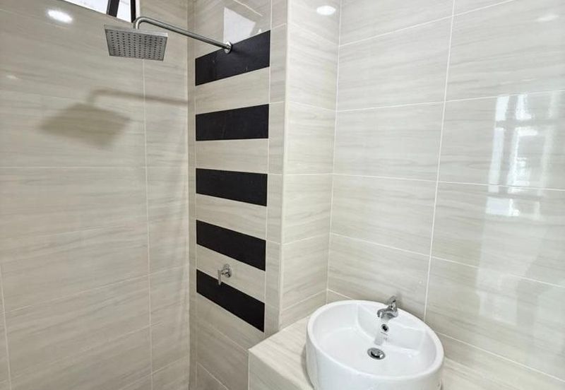 D'Summit Residences @ Kempas Utama