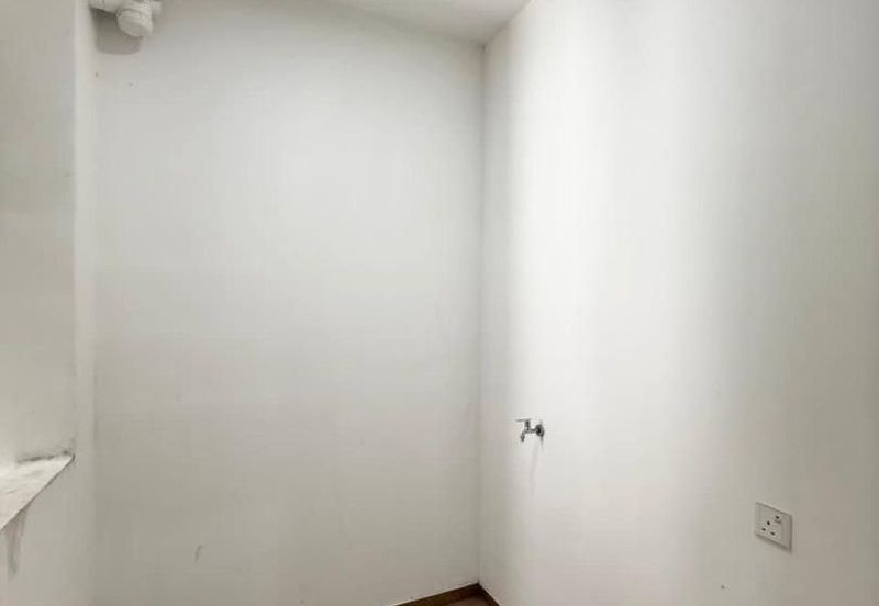 D'Summit Residences @ Kempas Utama