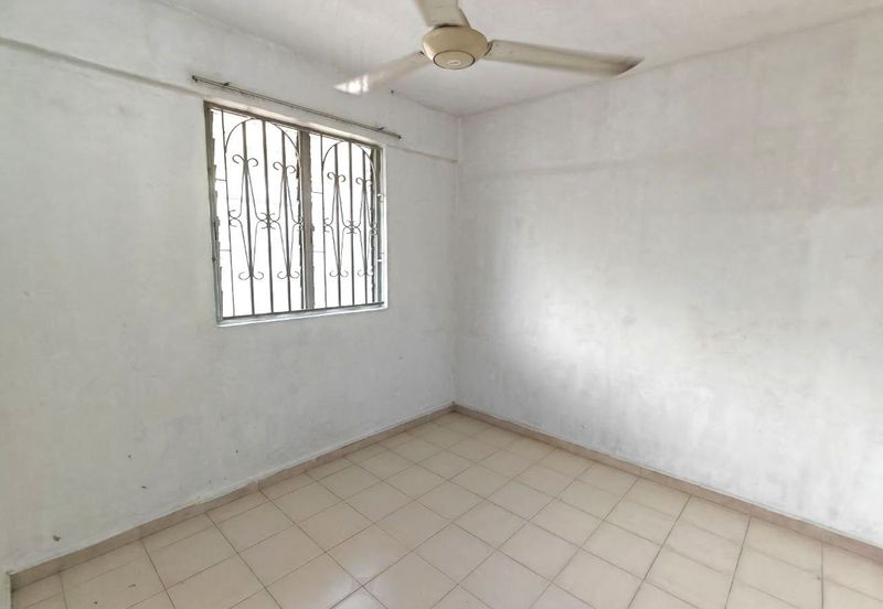 Flat Taman Ungku Tun Aminah