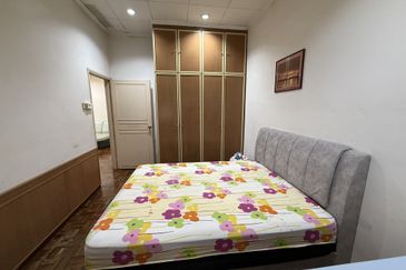 SL 4, Bandar Sungai Long