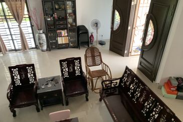 Bandar Sungai Long Bukit Sungai Long 1 / 5  Corner Lot Nearby Playground Well Kept Big Space 46 x 86  Below Market