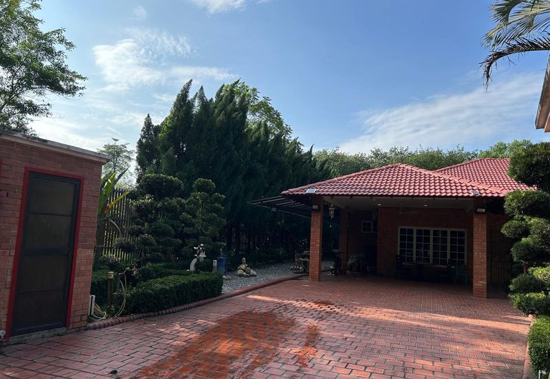 Perdana College Heights