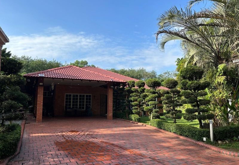 Perdana College Heights