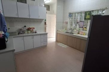 Perdana College Heights