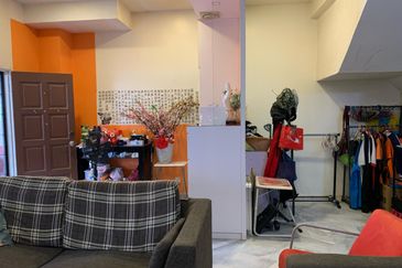 SL 8, Bandar Sungai Long