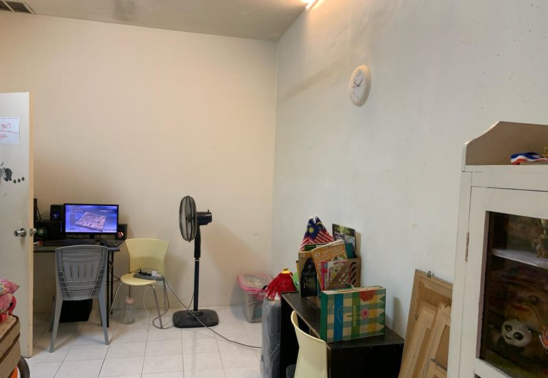 SL 8, Bandar Sungai Long